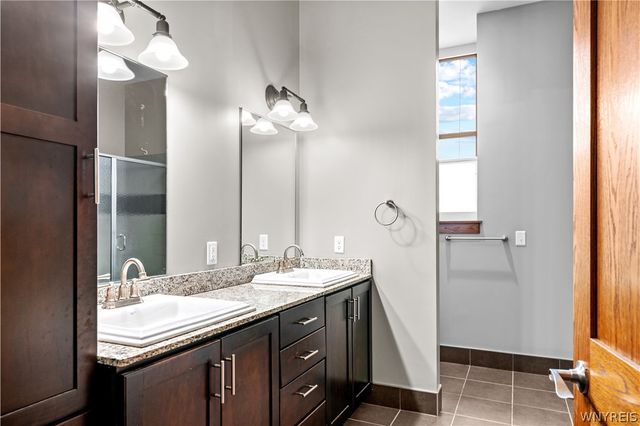 149 Swan 110, Buffalo, NY 14203