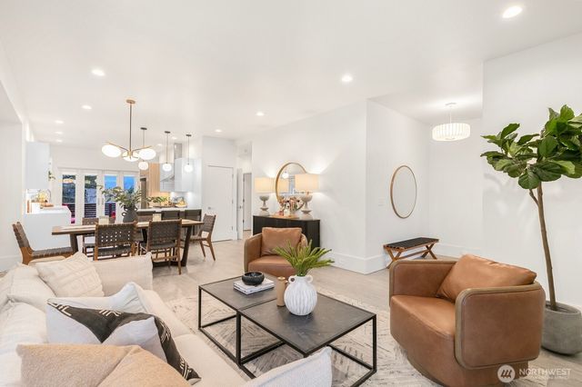 210 W McGraw Street, Seattle, WA 98119