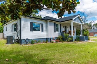 627 W Garden Farm Road, Rossville, GA 30741