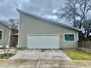 1555 Lawson Street B, Houston, TX 77023