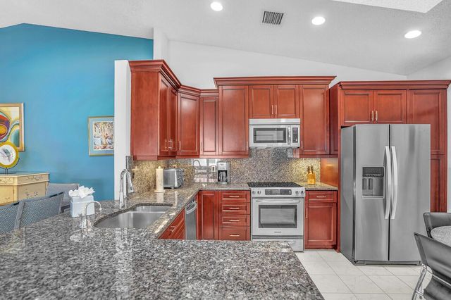 6099 Waldwick Circle, Delray Beach, FL 33484