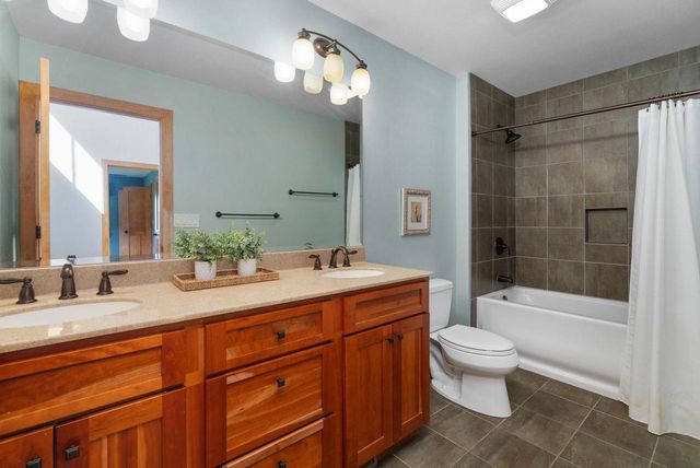 N8240 County Road J, New Glarus, WI 53574