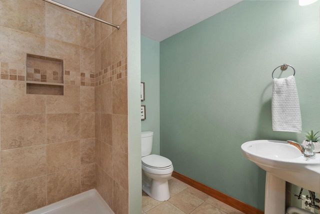 N8240 County Road J, New Glarus, WI 53574