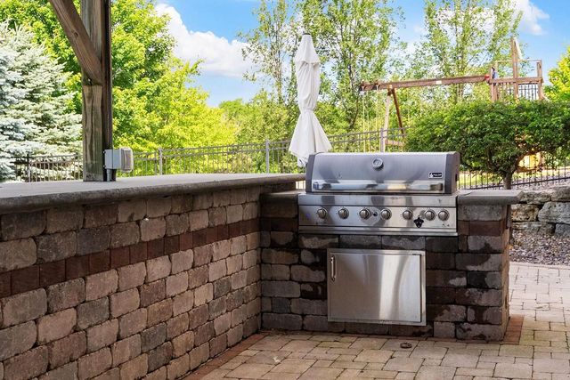 N8240 County Road J, New Glarus, WI 53574