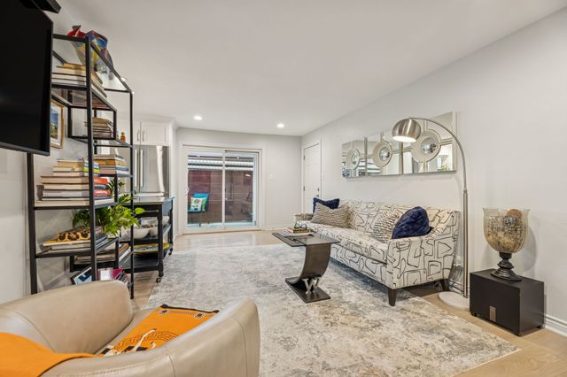 6033 Sandhurst Lane A, Dallas, TX 75206