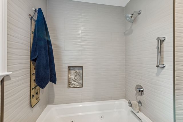 6033 Sandhurst Lane A, Dallas, TX 75206