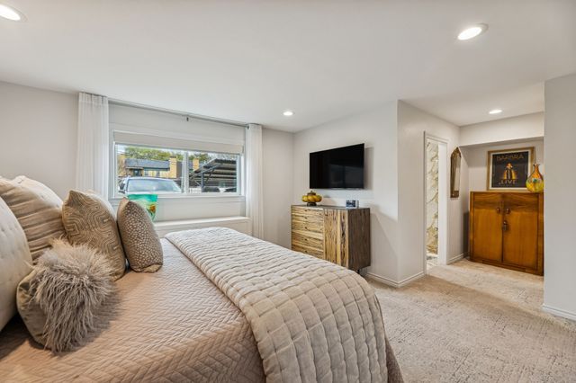 6033 Sandhurst Lane A, Dallas, TX 75206