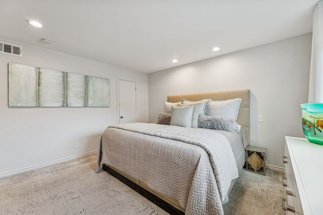 6033 Sandhurst Lane A, Dallas, TX 75206