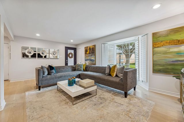 6033 Sandhurst Lane A, Dallas, TX 75206