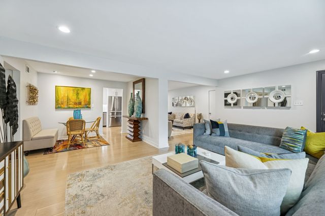 6033 Sandhurst Lane A, Dallas, TX 75206