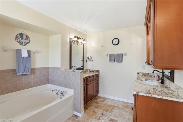 4304 NE 23rd PL, Cape Coral, FL 33909