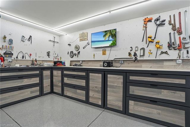 4304 NE 23rd PL, Cape Coral, FL 33909