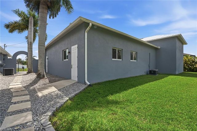 4304 NE 23rd PL, Cape Coral, FL 33909