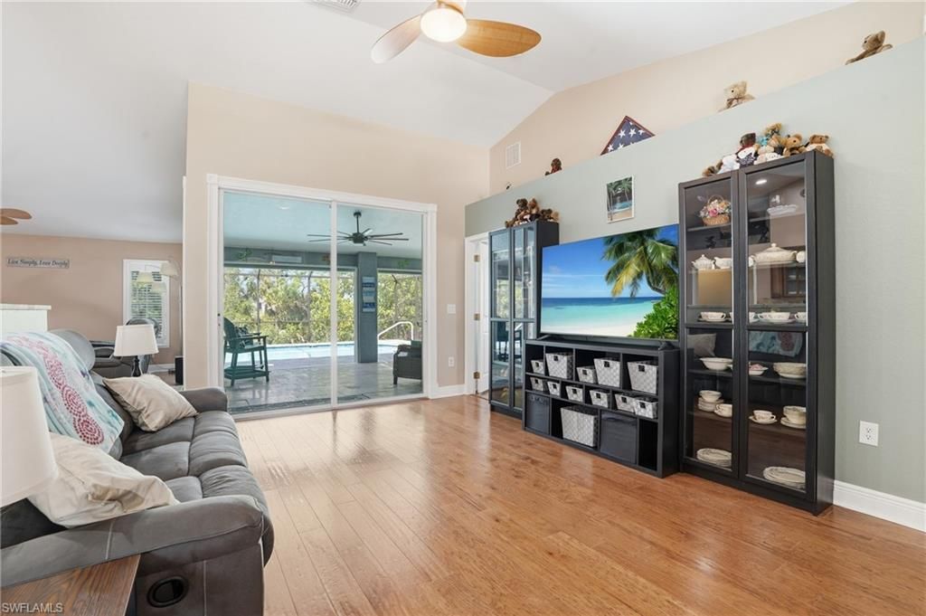 Image 10 of property listing at 4304 NE 23rd PL, Cape Coral, FL 33909