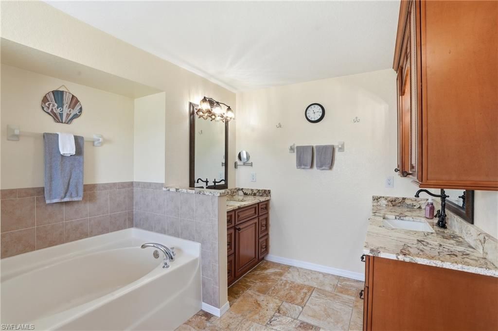 Image 13 of property listing at 4304 NE 23rd PL, Cape Coral, FL 33909