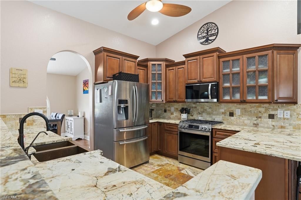 Image 3 of property listing at 4304 NE 23rd PL, Cape Coral, FL 33909