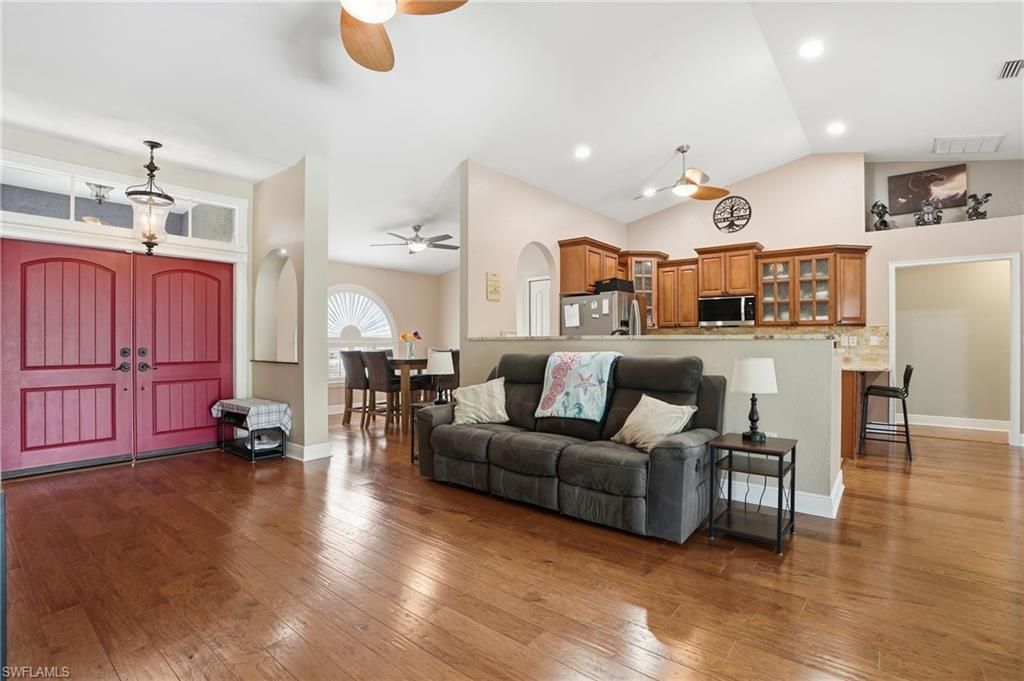 Image 8 of property listing at 4304 NE 23rd PL, Cape Coral, FL 33909
