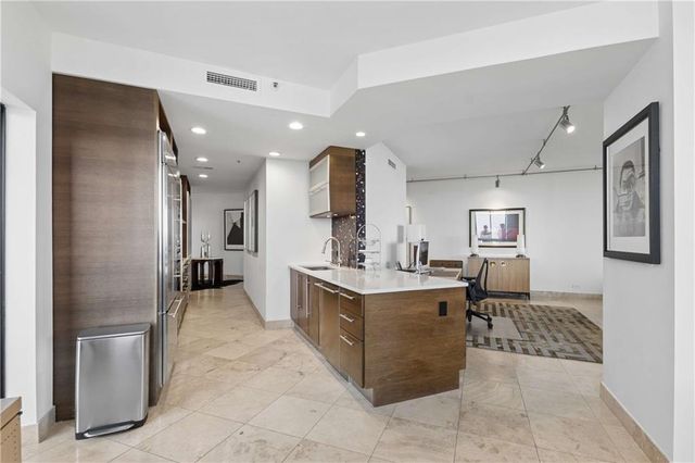 2660 Peachtree Road NW 39D, Atlanta, GA 30305