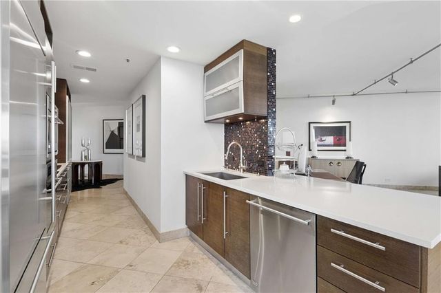 2660 Peachtree Road NW 39D, Atlanta, GA 30305