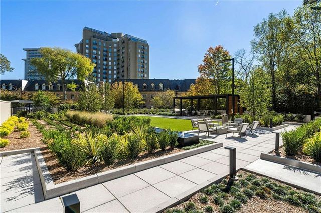 2660 Peachtree Road NW 39D, Atlanta, GA 30305