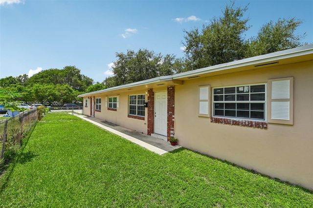 2137 NW 99th Ter, Miami, FL 33147