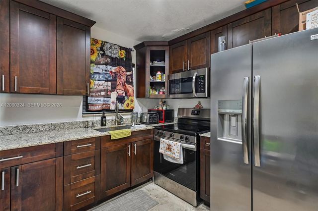 2137 NW 99th Ter, Miami, FL 33147