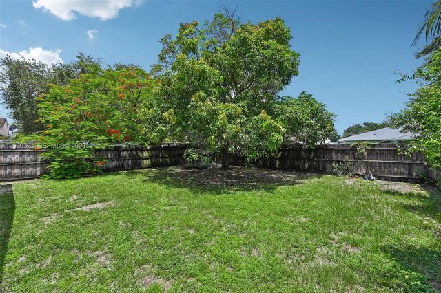 2137 NW 99th Ter, Miami, FL 33147