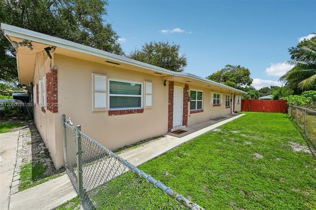2137 NW 99th Ter, Miami, FL 33147