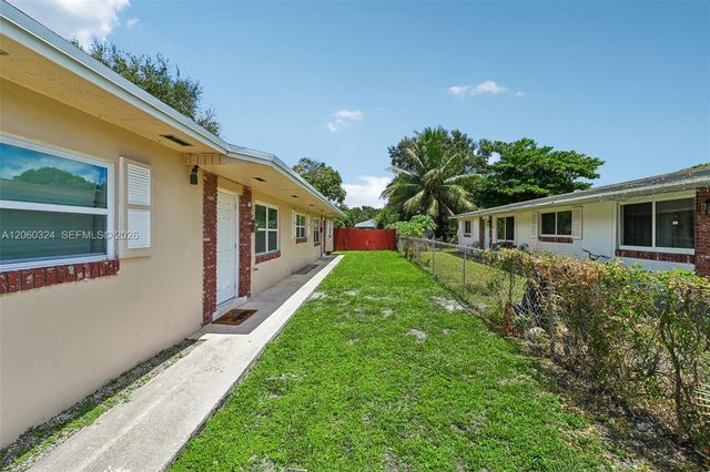 2137 NW 99th Ter, Miami, FL 33147