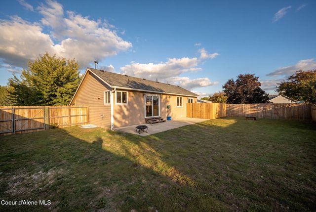 7412 W Meadow Lark LN, Rathdrum, ID 83858