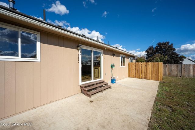 7412 W Meadow Lark LN, Rathdrum, ID 83858