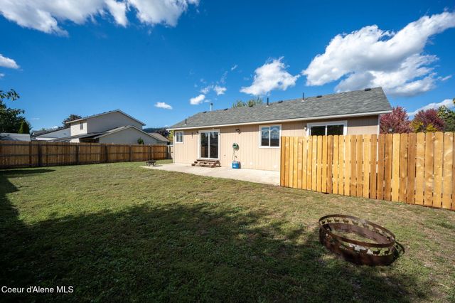 7412 W Meadow Lark LN, Rathdrum, ID 83858