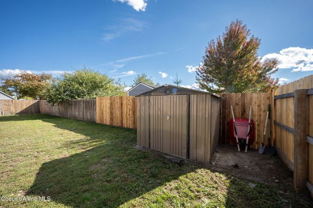 7412 W Meadow Lark LN, Rathdrum, ID 83858