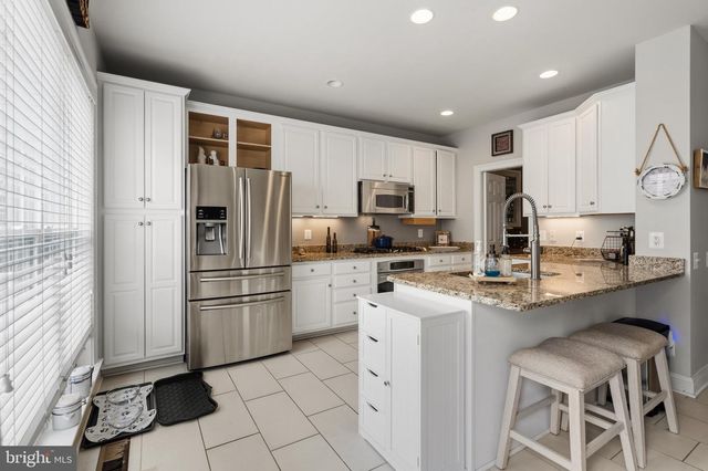 14919 POTOMAC BRANCH DR, Woodbridge, VA 22191