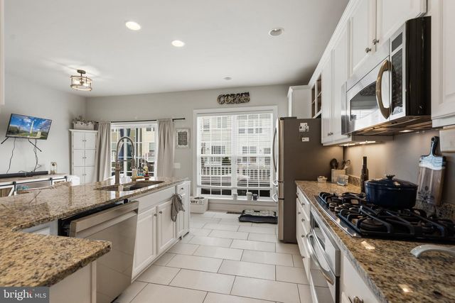 14919 POTOMAC BRANCH DR, Woodbridge, VA 22191