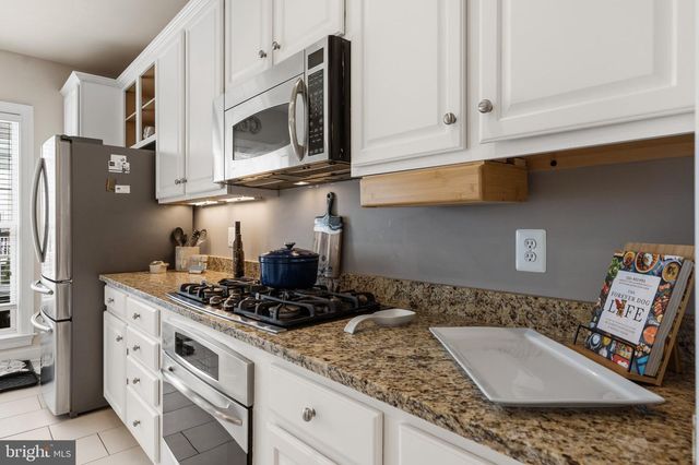 14919 POTOMAC BRANCH DR, Woodbridge, VA 22191
