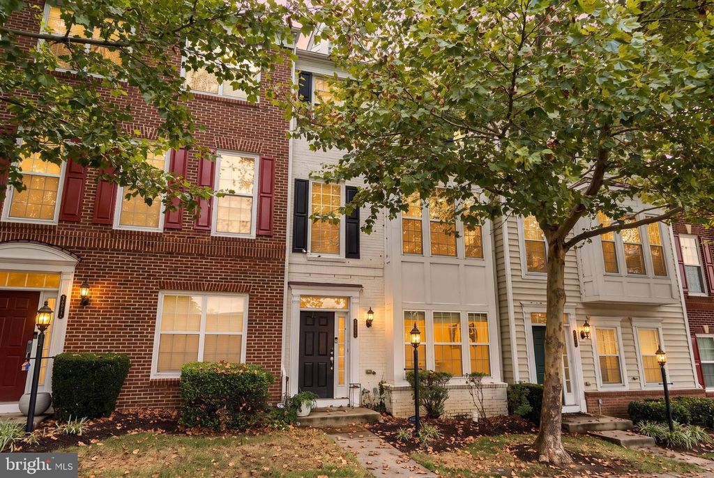 14919 POTOMAC BRANCH DR, Woodbridge, VA 22191