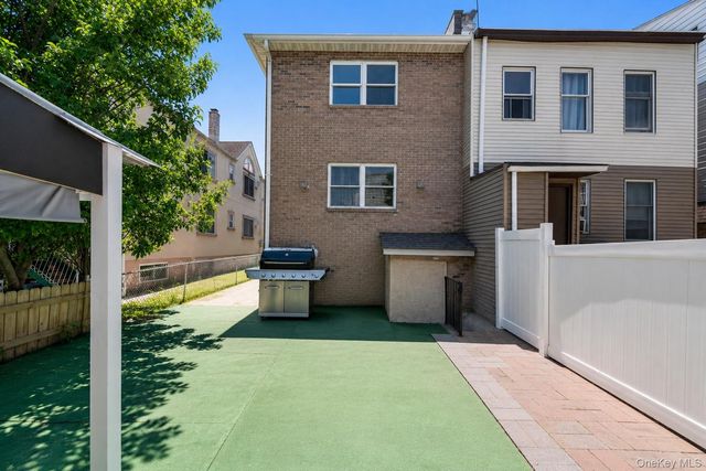 6107 Maspeth Avenue, Maspeth, NY 11378