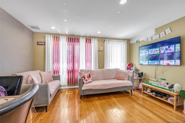 6107 Maspeth Avenue, Maspeth, NY 11378