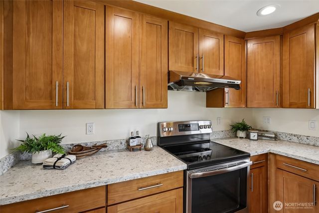 2103 168th Ave NE, Bellevue, WA 98008