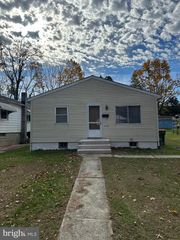 2126 LINCOLN AVE, Reading, PA 19609
