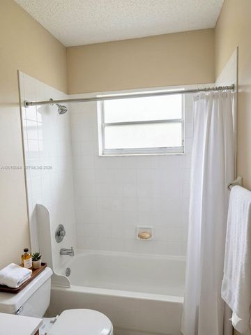 16213 Emerald Cove Rd, Weston, FL 33331