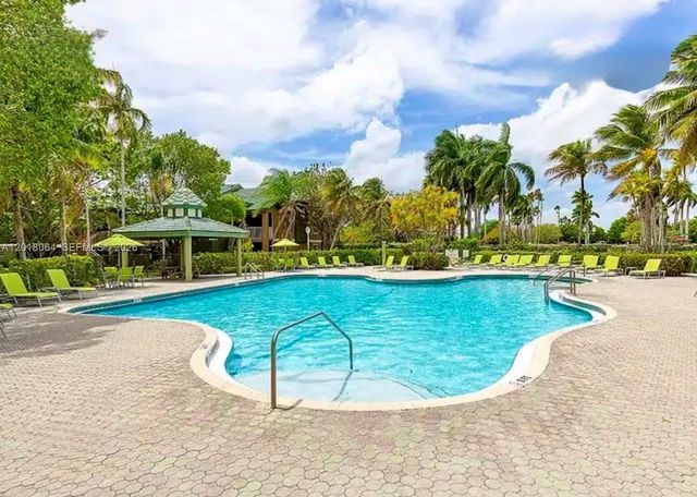 16213 Emerald Cove Rd, Weston, FL 33331