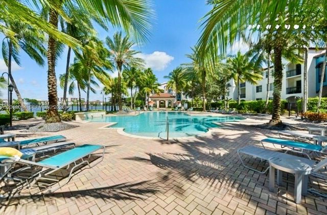 16213 Emerald Cove Rd, Weston, FL 33331