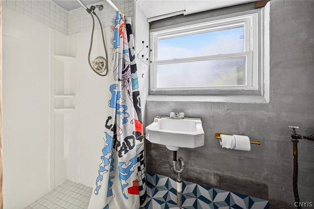 217 Niagara Avenue South, Geddes, NY 13209