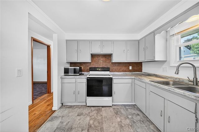 217 Niagara Avenue South, Geddes, NY 13209