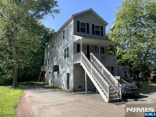42 Riverlawn Drive, Wayne, NJ 07470