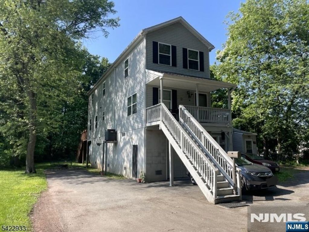 42 Riverlawn Drive, Wayne, NJ 07470