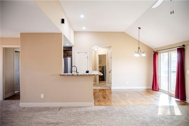 11208 N Manchester Avenue, Kansas City, MO 64157