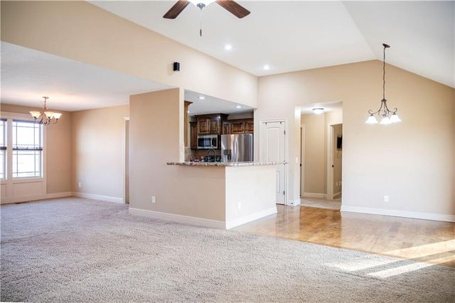 11208 N Manchester Avenue, Kansas City, MO 64157